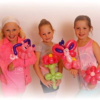 3 meisjes met balloncreaties